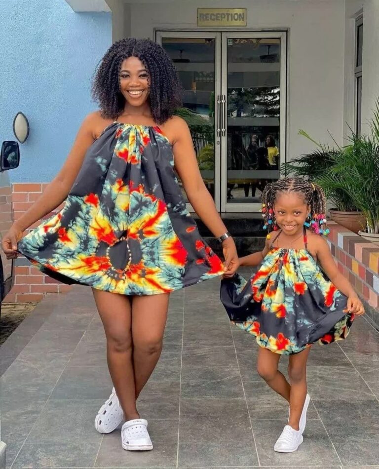 46 Adorable Mother Daughter Matching Dresses And Family Outfits That 46-adorable-mother-daughter-matching-dresses-and-family-outfits-that