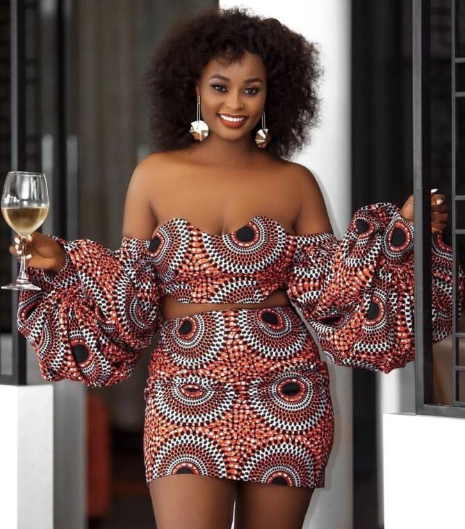 African Queen's Dresses in the Latest Ankara Style