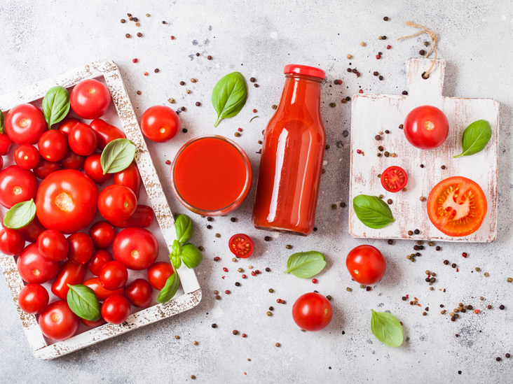 Here Is How To Lighten Your Skin Naturally With Tomatoes