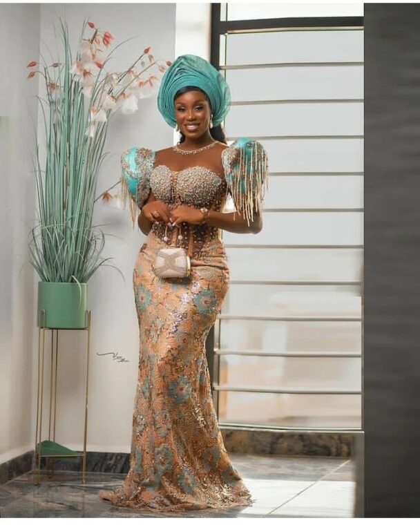 Asoebi In Lace Style