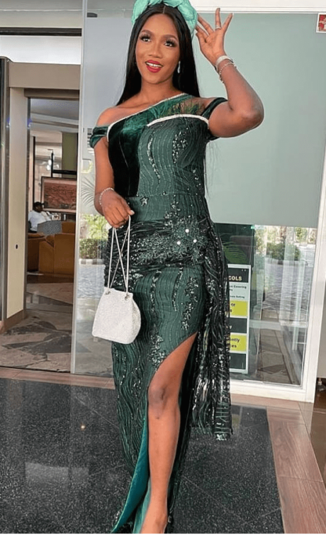 Stylish Emerald Green Colour Aso-Ebi Styles For Your Owambe 