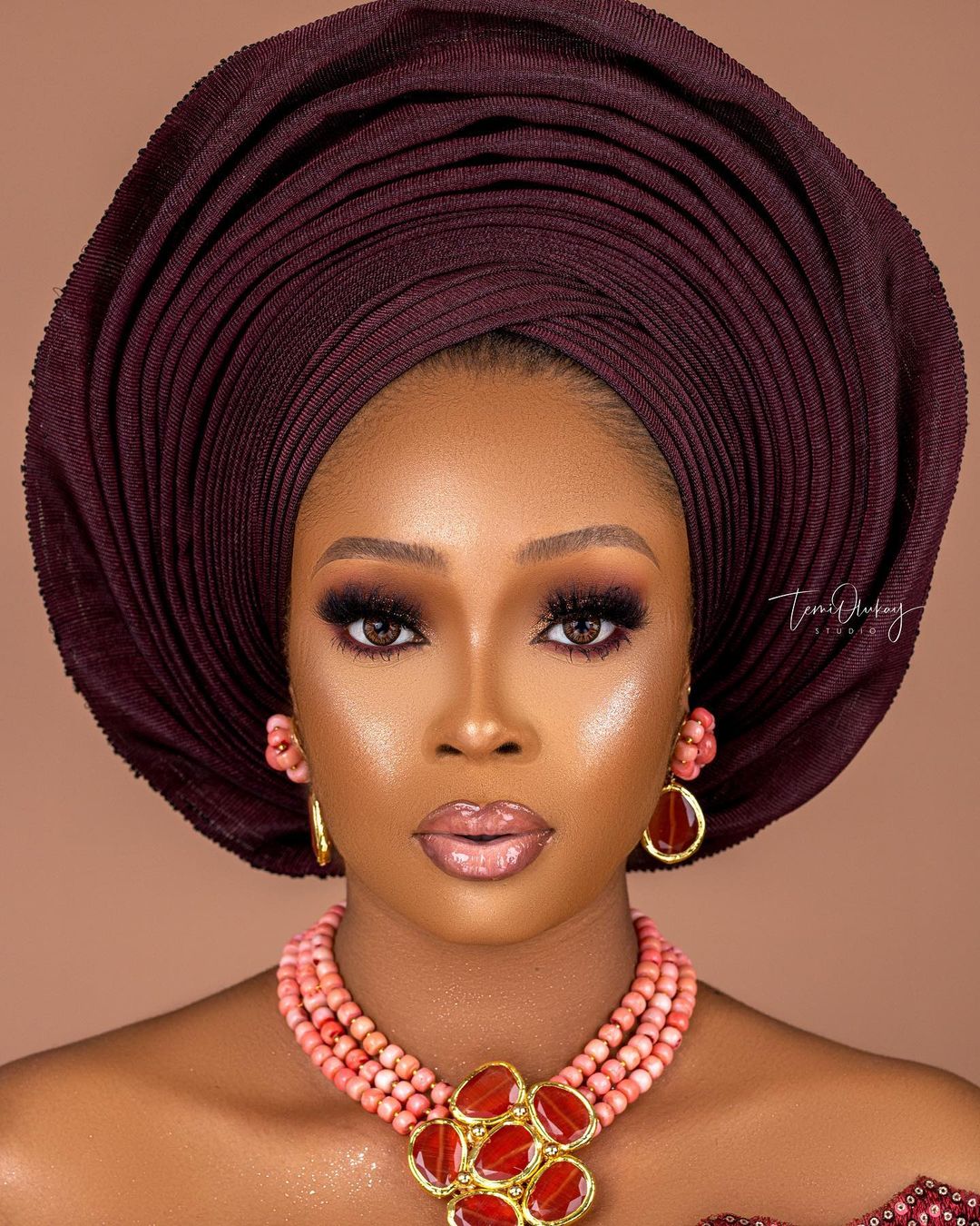 You Can Get Your Trad Glam With This Amazing Look!