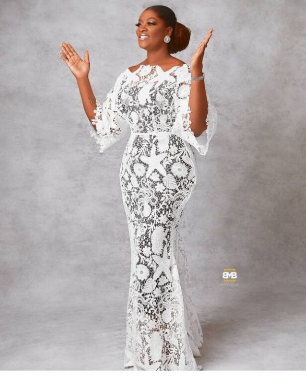 50 Gorgeous White Lace Outfits For Owambe And Aso Ebi Parties   White Lace 3 616x760 