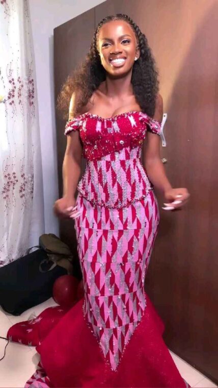 Beautiful Off Shoulder Ankara Styles You Can Wear To Your First Date (10)