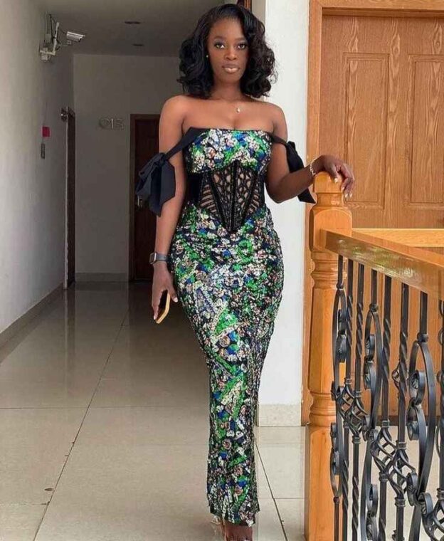 Beautiful Off Shoulder Ankara Styles You Can Wear To Your First Date (18)