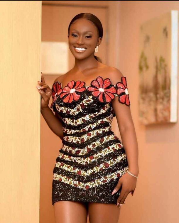 Beautiful Off Shoulder Ankara Styles You Can Wear To Your First Date (32)