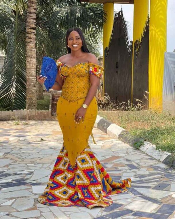 Beautiful Off Shoulder Ankara Styles You Can Wear To Your First Date (35)