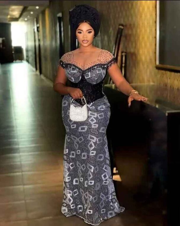 Beautiful Off Shoulder Ankara Styles You Can Wear To Your First Date (38)