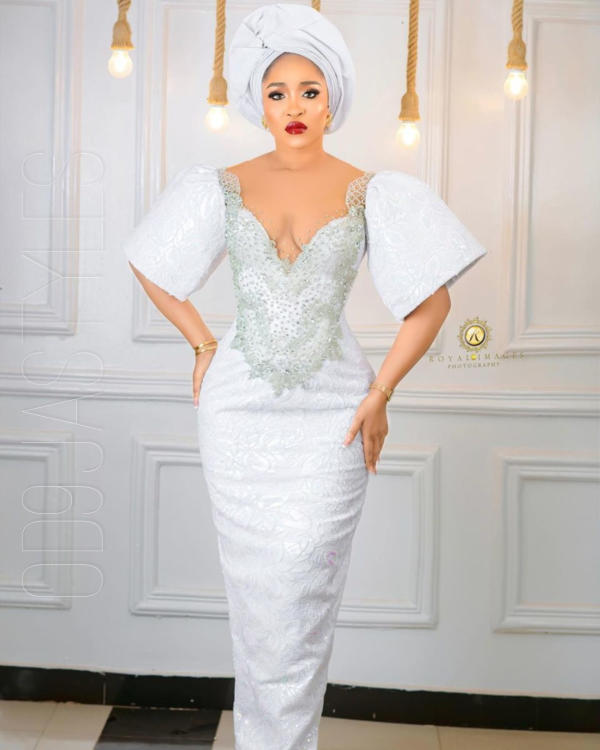 Fabulous White Lace Styles For Owambe Parties (3)