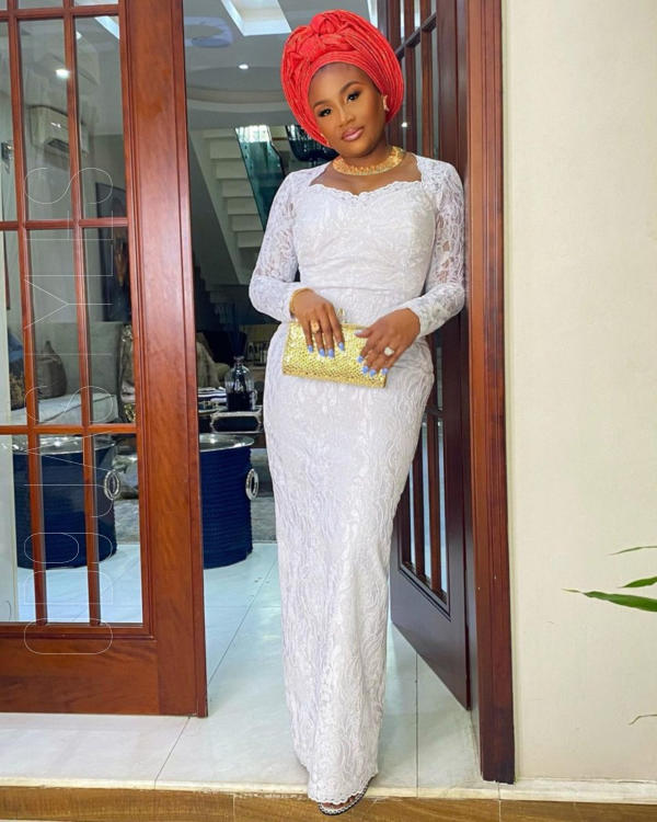 Fabulous White Lace Styles For Owambe Parties (7)