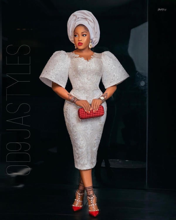 Fabulous White Lace Styles For Owambe Parties (8)