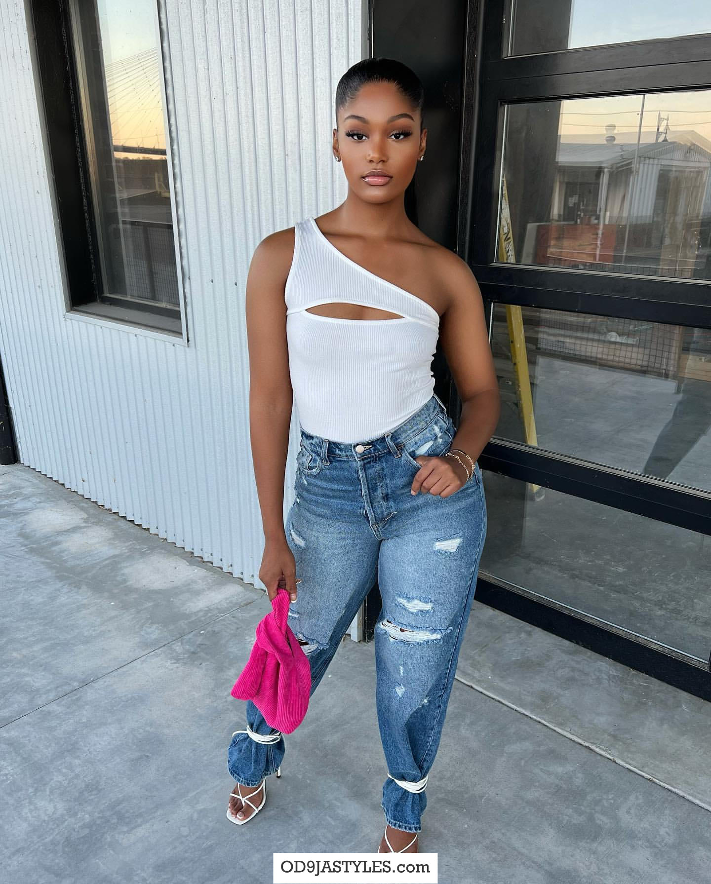 Boyfriend Style Cut-Edge Jeans