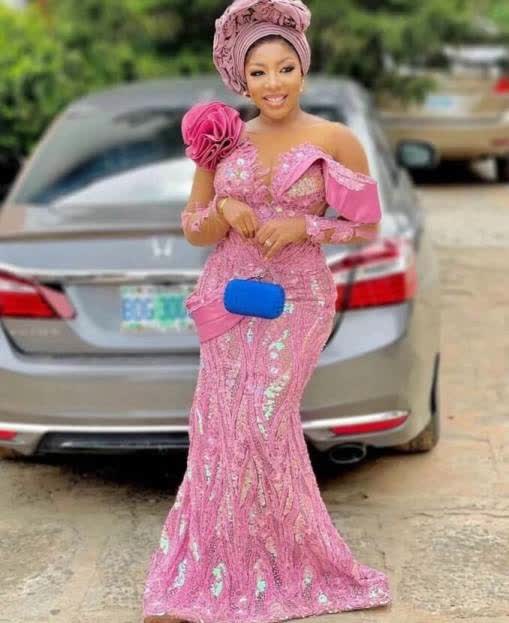 37 Best Nigerian Lace Gown Styles For Ladies | OD9JASTYLES