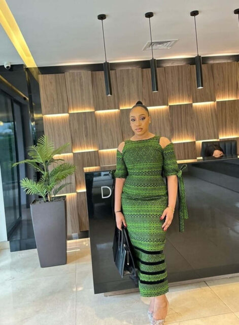 How To Choose The Perfect Gown Style For Your Body Shape (13)