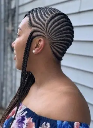 Curved Cornrows with a Side Flow